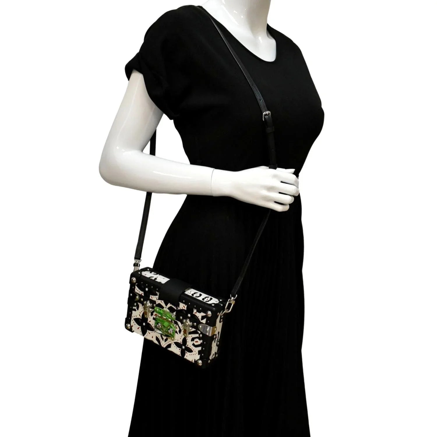 Black/Multicolor Print Crossbody Petite Pre-owned Bag LOUIS Graphic VUITTON Malle Leather