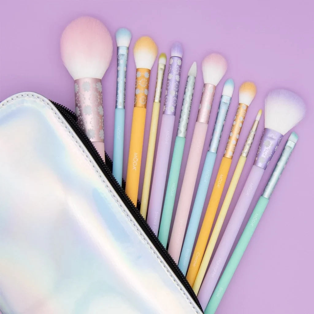 Includes Brushes Brush Makeup Highlighter, Posh Brush Crease, Pastel Set, Signature and Makeup Shader Moda 13pc