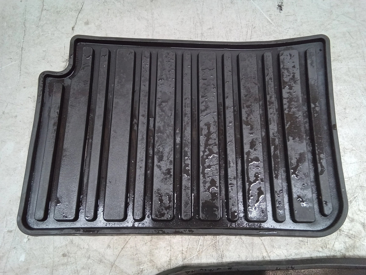 10 Mats Forester Subaru And Rubber Rear OEM Pre-Owned 2 Front Left 2 (Good) Right Floor
